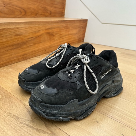 Balenciaga black triple s sneakers - Picture 2 of 5